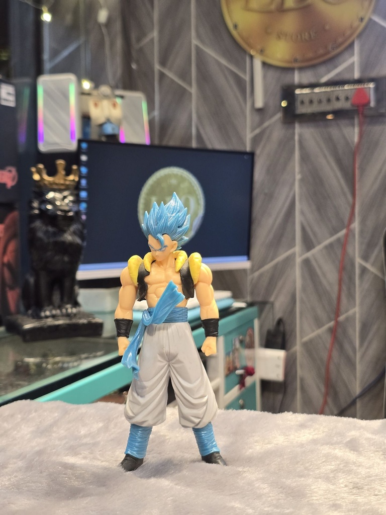 Gogeta Super Saiyan Blue (SSGSS) Figurine – Dragon Ball Super Collectible